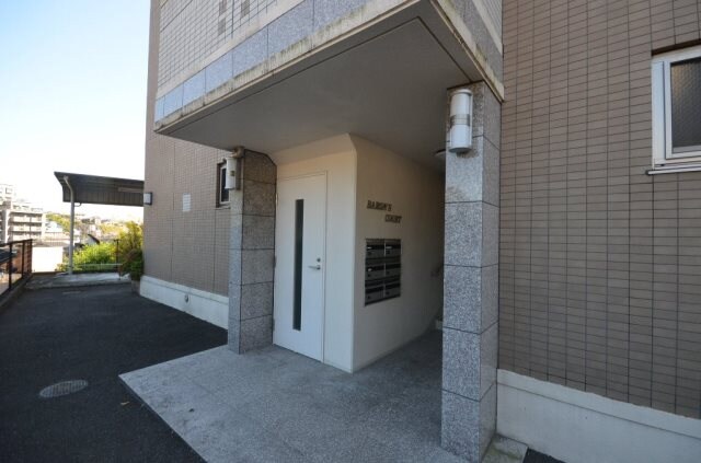 バロンズコートの物件外観写真