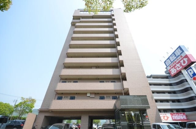 フローラ西原の物件外観写真