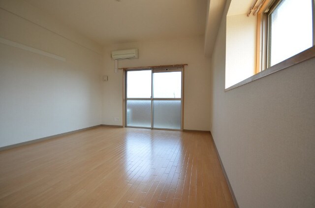 フローラ西原の物件内観写真
