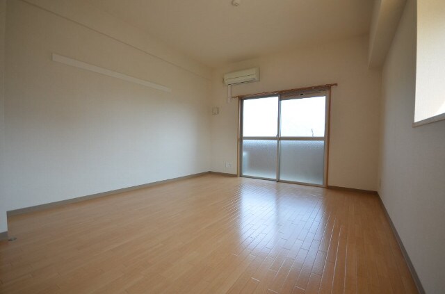フローラ西原の物件内観写真