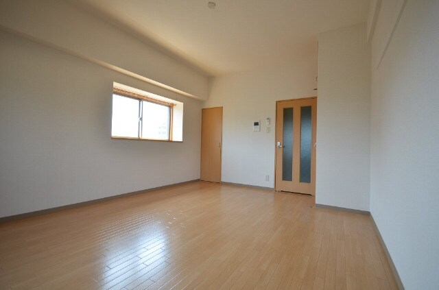 フローラ西原の物件内観写真