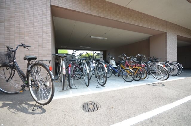 フローラ西原の物件外観写真