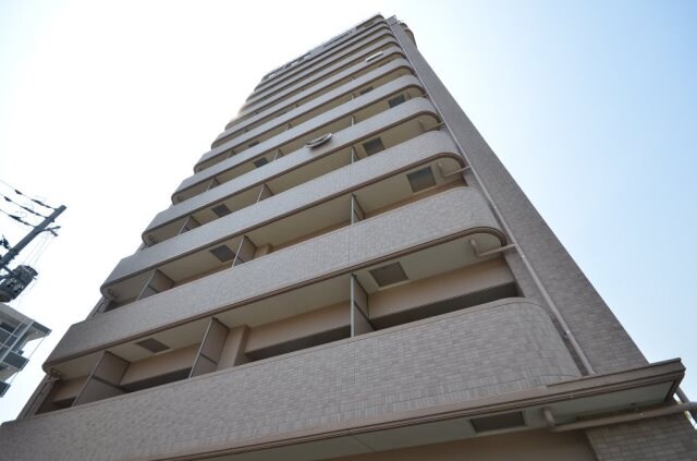 フローラ西原の物件外観写真