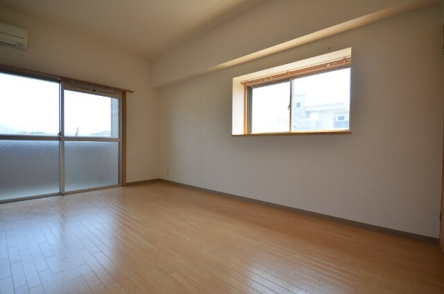 フローラ西原の物件内観写真