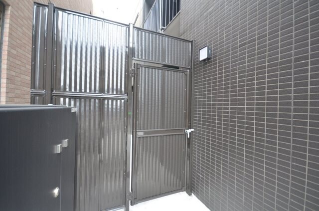 CREST CENTRAL BLDG.の物件外観写真