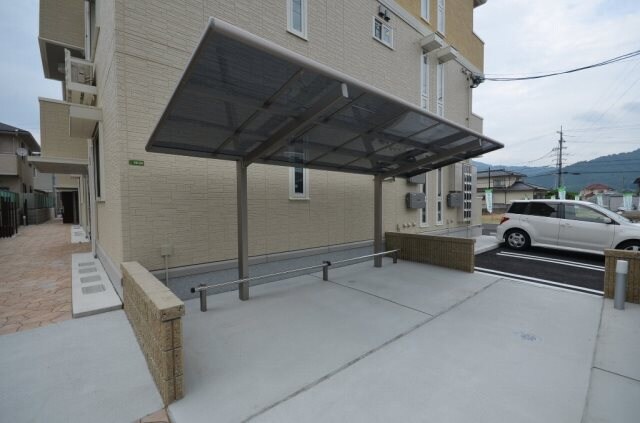 ファイブ　スリーの物件外観写真