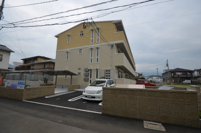 ファイブ　スリーの物件外観写真