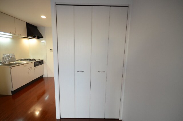 グラビスコート光町の物件内観写真