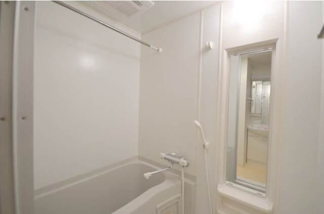 グラビスコート白島の物件内観写真