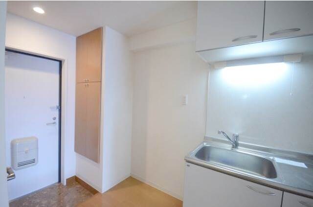 グラビスコート白島の物件内観写真