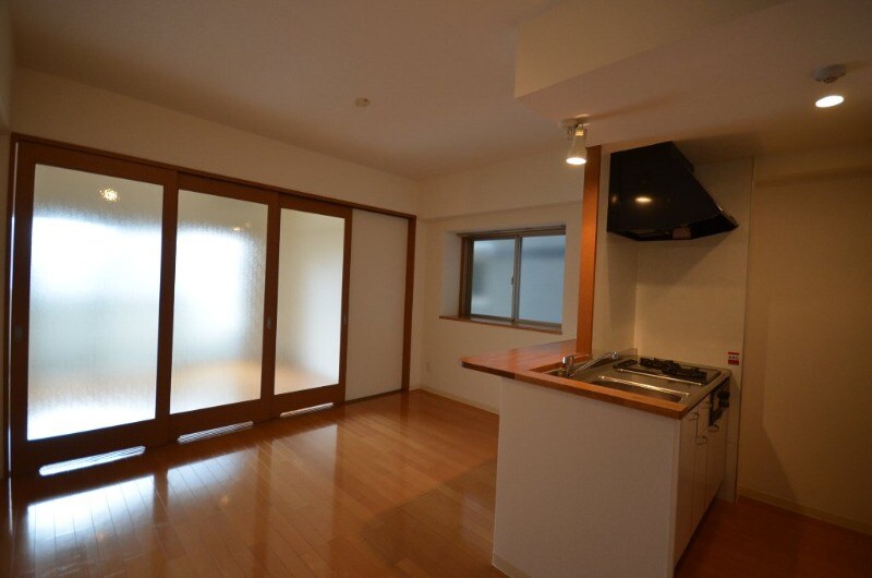 グラビスコート白島の物件内観写真