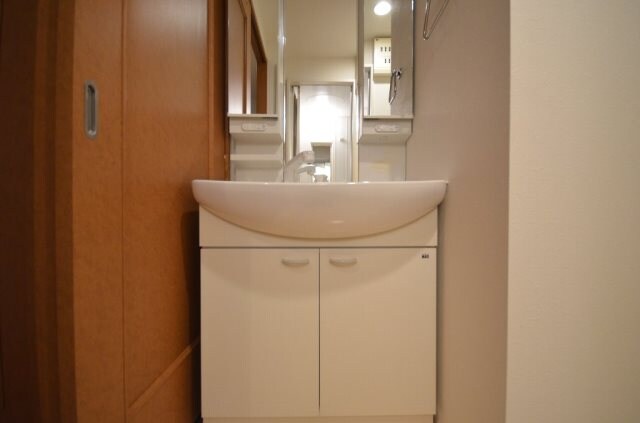 グラビスコート白島の物件内観写真