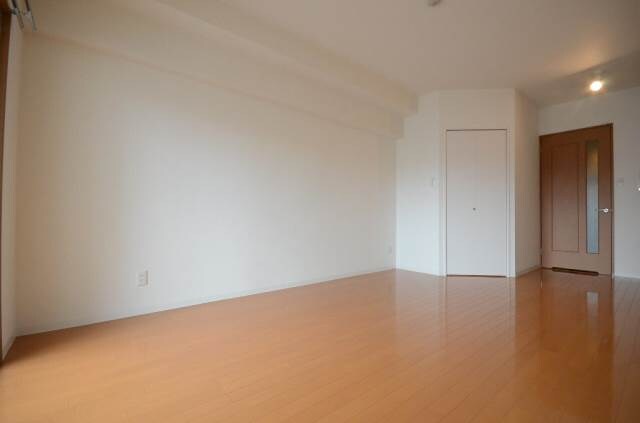 グラビスコート白島の物件内観写真