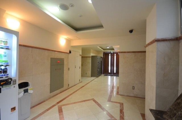 グラビスコート紙屋町の物件外観写真