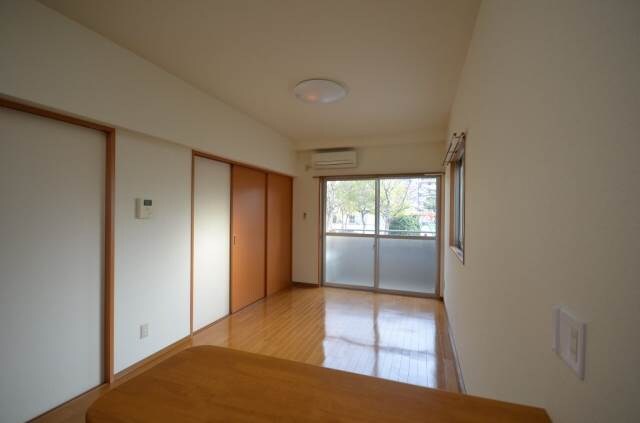 メープルリーフコートの物件内観写真