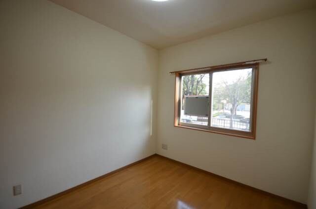 メープルリーフコートの物件内観写真