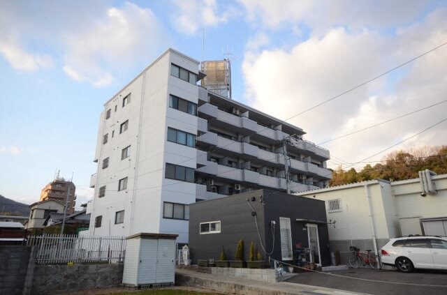 ロイヤルOSの物件外観写真