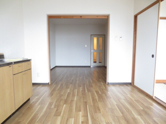 チュリス石山の物件内観写真