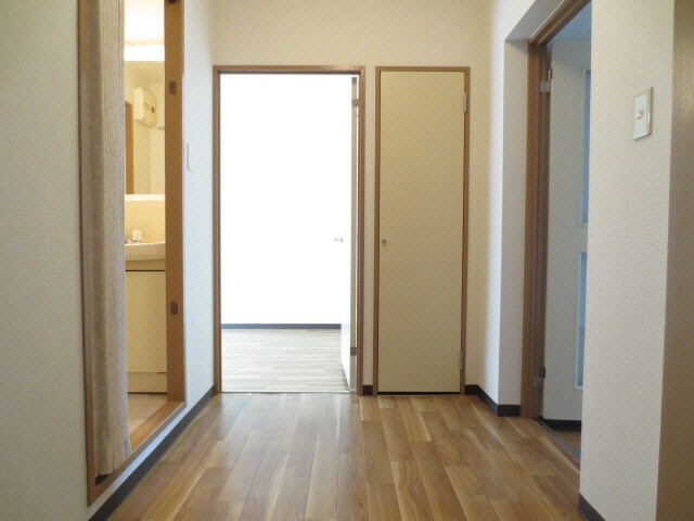 チュリス石山の物件内観写真