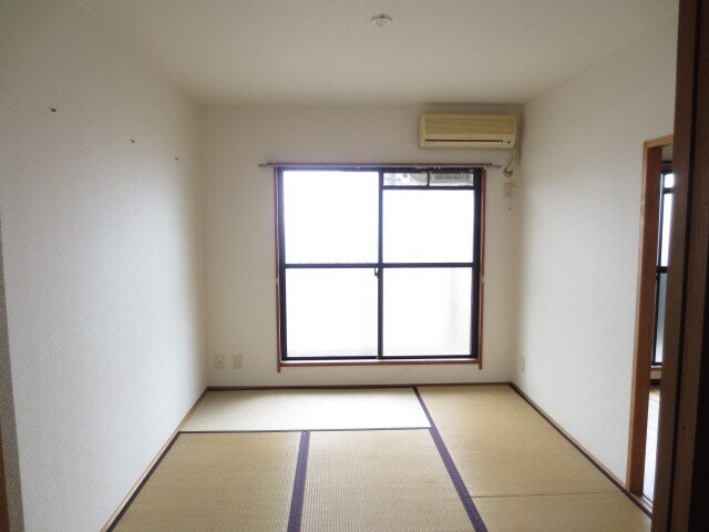 チュリス石山の物件内観写真