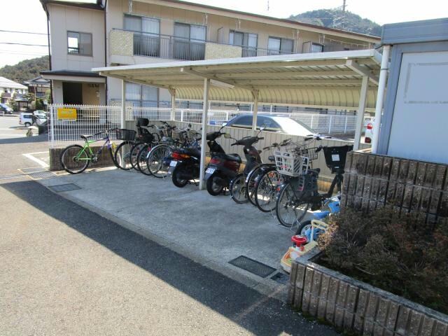 石山駅 バス10分  仏神寺停下車：停歩2分 1階の物件外観写真