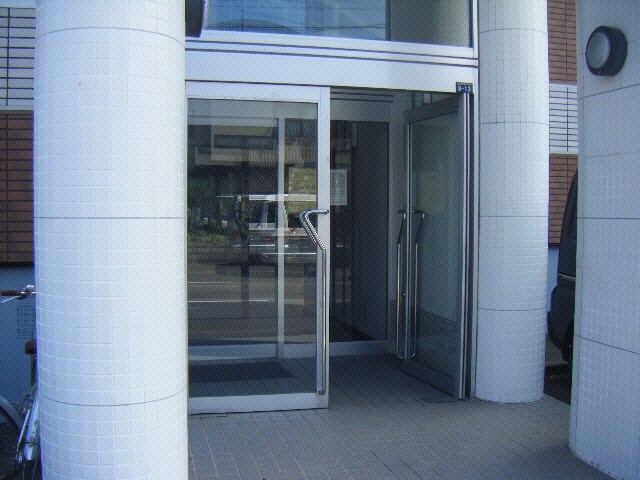 カーサ雅元町の物件外観写真