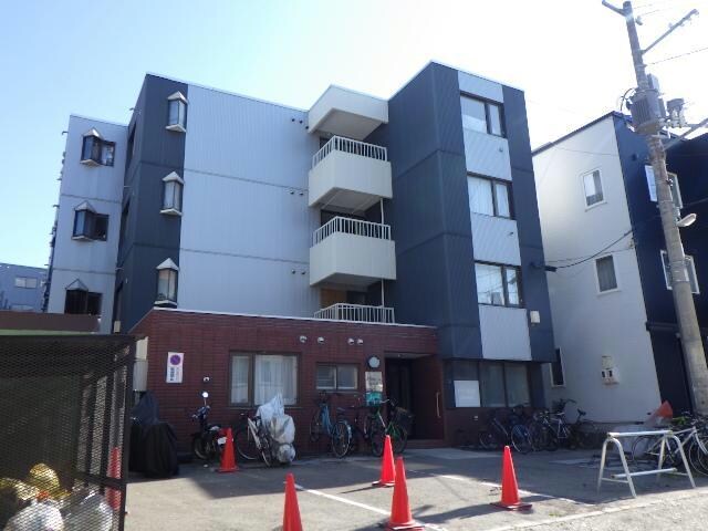 グラムール南平岸の物件外観写真