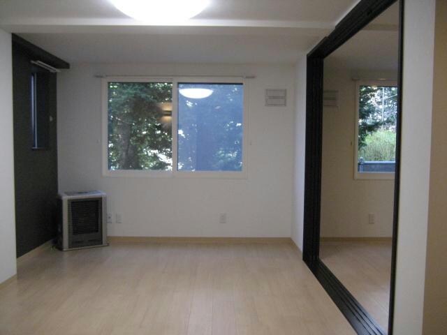 グラムール南平岸の物件内観写真