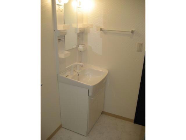 グラムール南平岸の物件内観写真