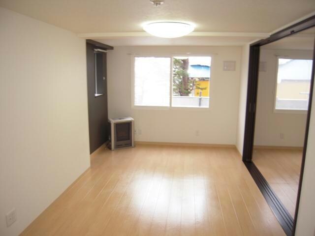 グラムール南平岸の物件内観写真