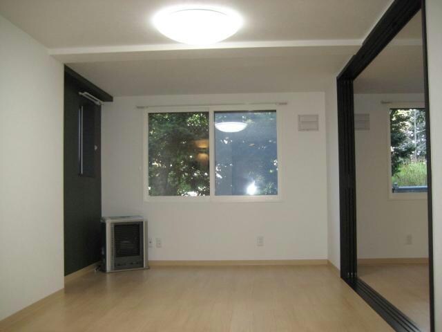 グラムール南平岸の物件内観写真