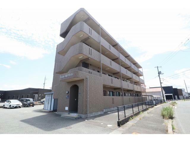 パストラルアヴァンの物件外観写真