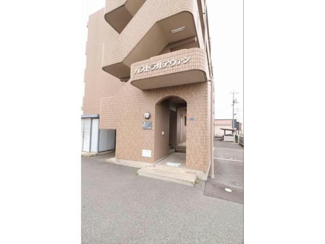 パストラルアヴァンの物件外観写真