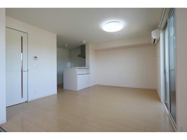 リビングタウン浜坂の物件内観写真