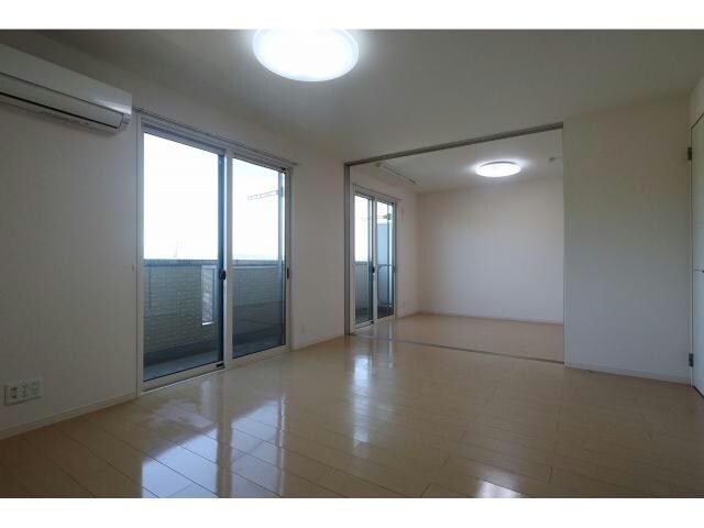 リビングタウン浜坂の物件内観写真