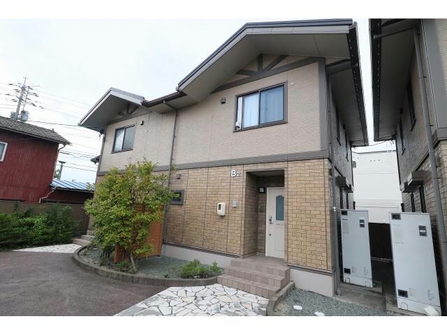 グランフォートB棟の物件外観写真