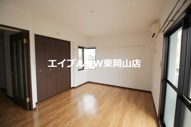 スリーサンズの物件内観写真