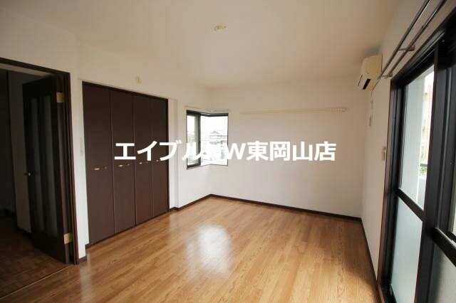 スリーサンズの物件内観写真