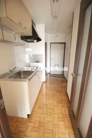 スリーサンズの物件内観写真