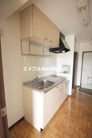 スリーサンズの物件内観写真