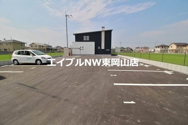 ラ・イース松新町の物件外観写真