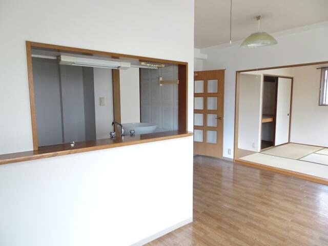 麻里布ガーデンプレイスの物件内観写真