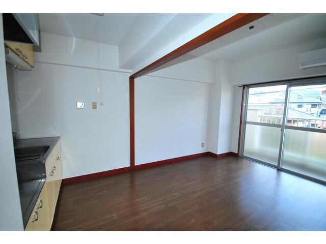 東金沢マンションの物件内観写真