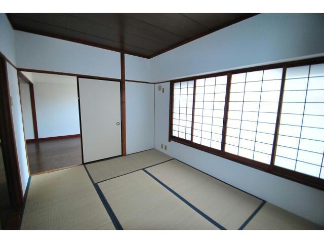 東金沢マンションの物件内観写真