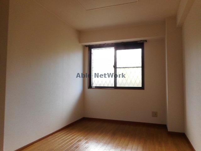 ラルジュウエストの物件内観写真