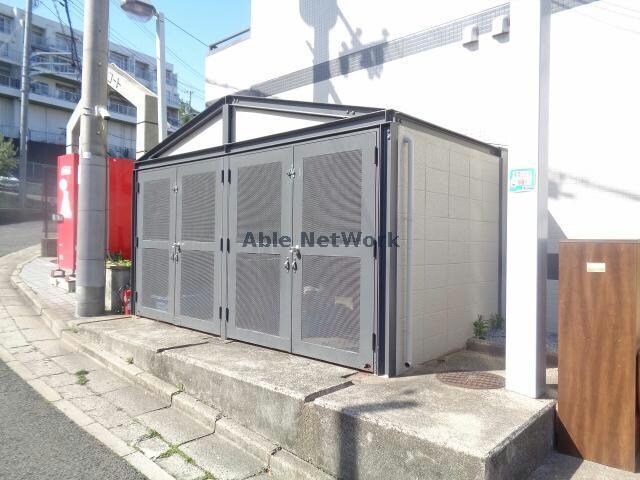 ウエストコートの物件外観写真