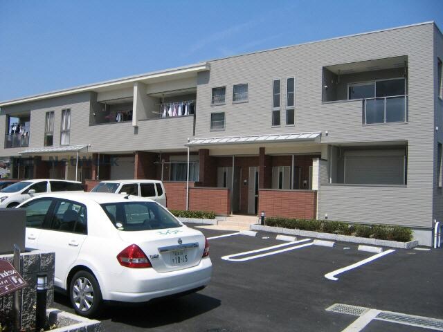 グランモデッサＡの物件外観写真