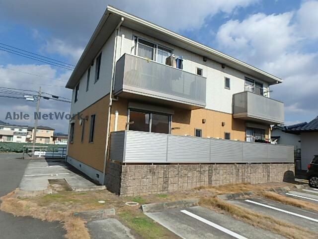 メゾンアンリシールの物件外観写真