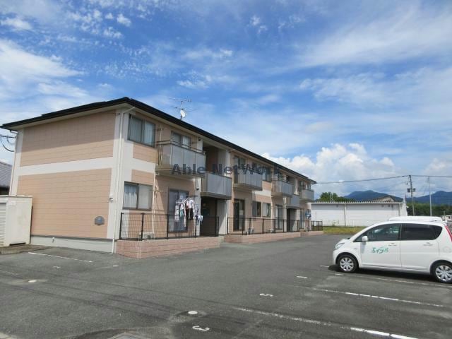 シャンフレーズの物件外観写真