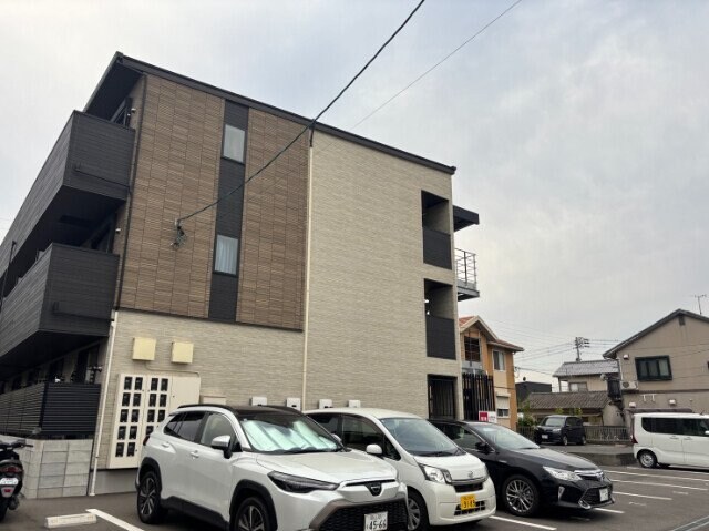 Alternaの物件外観写真